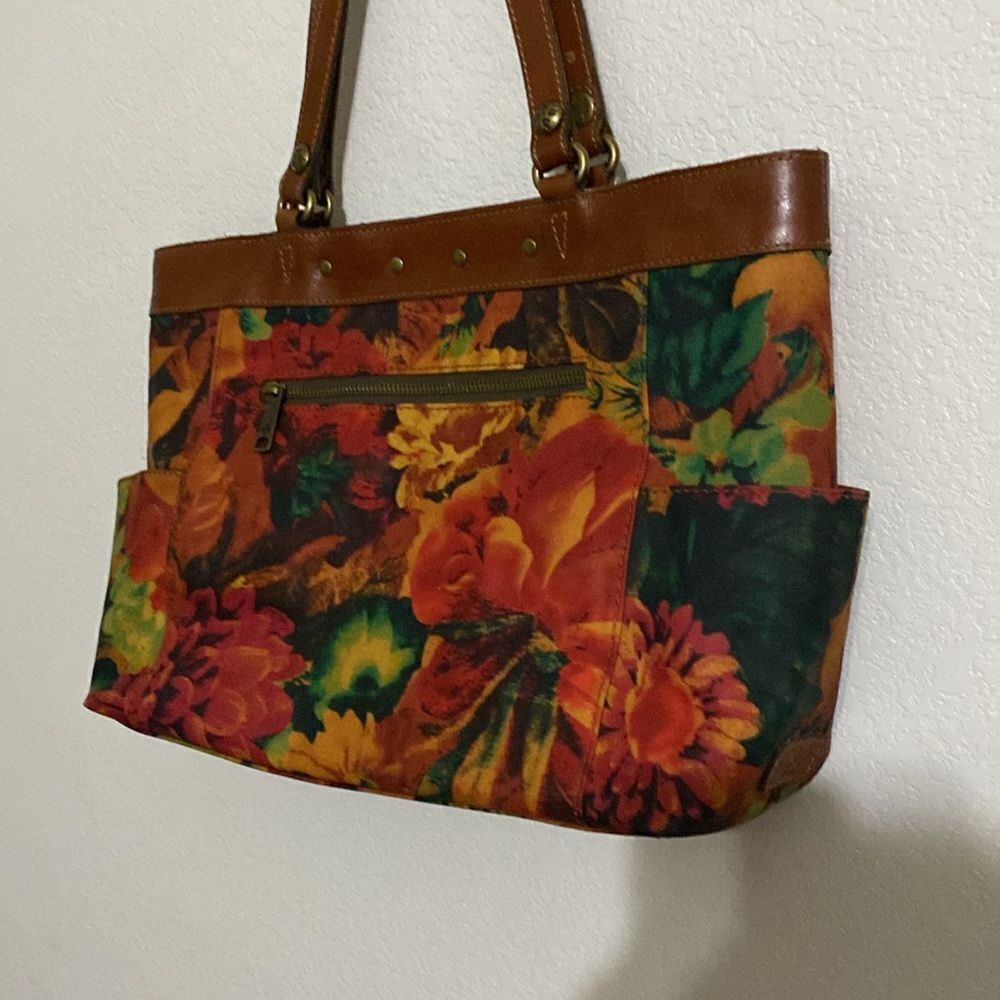 PATRICIA NASH Double Turn Lock Closure Floral Tote Bag with Leather Trim - Picture 4 of 13